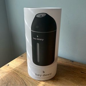 hey dewy portable facial humidifier in black